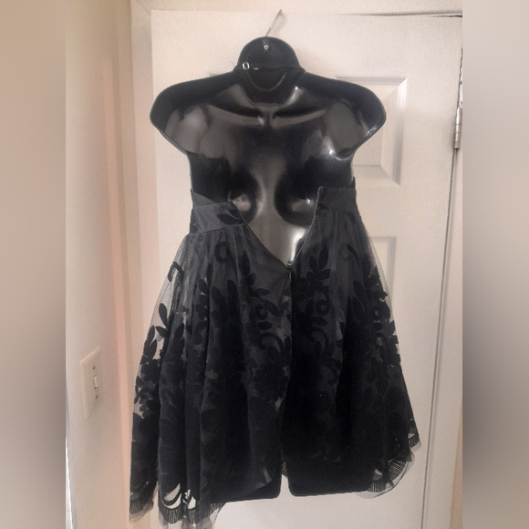 Chelsea By Honey - Flock Velvet Flower Mini Dress - SZ: XS - Black - Brand New - Picture 4 of 11